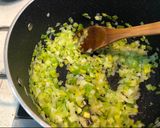 Foto del paso 3 de la receta: Sopa de repollo y puerro de Patricia