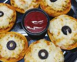 A picture of step 9 of Mini Pizza 🍕🍕🍕.