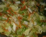 Foto langkah ke 4 dari resep Tumis Buncis+Wortel+Petsai.. Toraja.