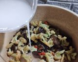 Foto langkah ke 3 dari resep Tumis Bunga Kol dan Jamur Kuping.