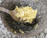 รูปขั้นตอนการทำที่ 2 ของ ข้าวต้มไก่ใส่ขิง