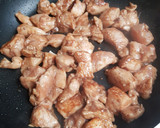 Foto del paso 3 de la receta: Pollo con champiñones en salsa de ostras
