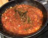 Une image de l'étape 9 de Sauce tomate à l'ail, oignon, herbes aromatiques et vin rouge.