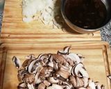 Foto del paso 1 de la receta: Pasta cremosa con portobello y hongo de pino