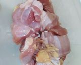 Foto langkah ke 2 dari resep Ayam goreng simpel enak gurih.