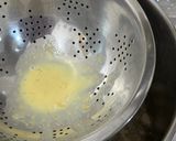 Foto langkah ke 6 dari resep Ayam Goreng Kremes.