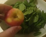 A picture of step 1 of Spinach and scallop salad with apple and pine nuts.