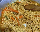 صورة لخطوة 2 من وصفة اندومي بالخضار🥕🫑