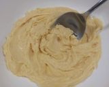 Foto del paso 3 de la receta Galletitas pepas con mermelada de fresa