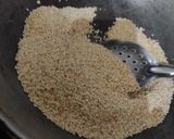 तिल मावा बर्फी (til mawa burfi recipe in Hindi) रेसिपी चरण 1 फोटो