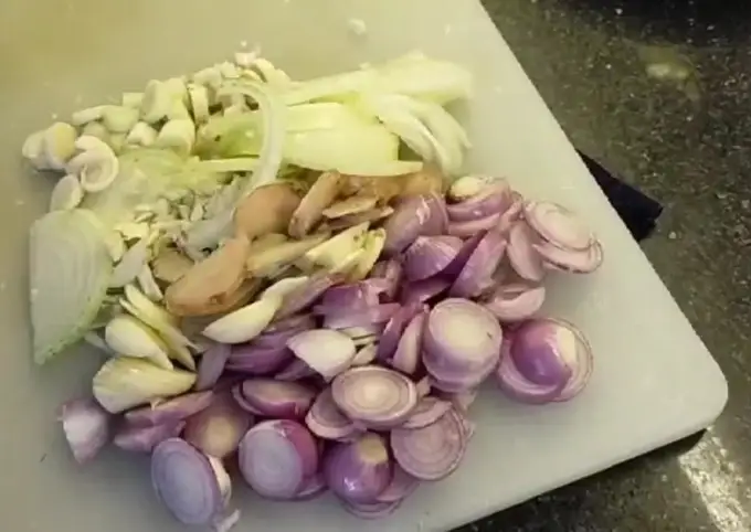 Langkah-langkah untuk membuat Cara membuat Resep Mie Ayam Rumahan Ala Shebb's Kitchen