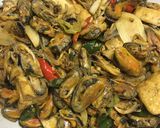 Foto langkah ke 5 dari resep Tumis Kerang & Tahu ala Warteg.