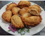 A picture of step 11 of Jau Gok Peanut Puff Dumpling.