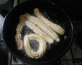 Foto del paso 3 de la receta: Churros, ideal para los días de lluvia!