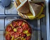 Une image de l'étape 8 de Gratin rustique de pommes de terre aux tomates et oignons.