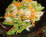 Foto del paso 2 de la receta: Hígado salteado con vainas de arvejas verdes y salsa teriyaki
