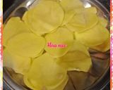 A picture of step 3 of Aloo ke pakoray.