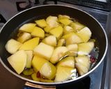 Foto langkah ke 2 dari resep Chicken Mushroom and Potato Ajijo, makanan pas untuk Weekend.