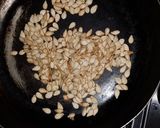 Foto del paso 1 de la receta: Pepitas de Auyama Tostadas
