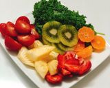 Hình bước làm 1 của món 🥬🍓🍍🥝Sinh tố từ Kale, kiwi, quýt, dứa, cà chua, dâu tây