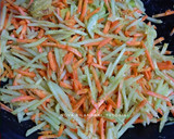 Foto langkah ke 2 dari resep Gulai Labu Siam Wortel.