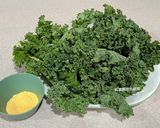 A picture of step 1 of Crispy Kale Chips.