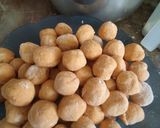 Foto langkah ke 2 dari resep *Kolak cendil ubi*.