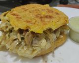 Foto del paso 17 de la receta: Arepa🫓de calabacin🥯y zanahoria rellena de pollo🍗queso🧀cebolla🧅caramelizada y salsa de ajo🧄🌿🥯
