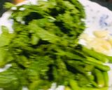 A picture of step 1 of Kairi ki hari chutney.