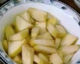 A picture of step 1 of Simple 2 fruit cream chaat.