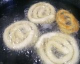 A picture of step 4 of Potato Swirls.