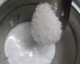 A picture of step 3 of Instant Oreo Shake.
