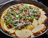 Foto del paso 4 de la receta: Tortilla - Pizza🍕con🍅 Tomate Seco y Pesto de Albahaca🌿...!