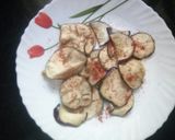 A picture of step 6 of Begun Bhaja.