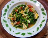 Foto langkah ke 6 dari resep Orak Arik Telur Selada Air.