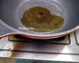 A picture of step 1 of Fried Bhindi Masala.
