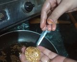 A picture of step 4 of Sesame Peanuts ladoo.