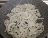 Foto del paso 2 de la receta: Hígado de cerdo encebollado