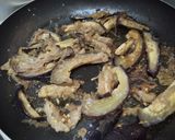 Foto del paso 3 de la receta: Berenjenas🍆con cebolla🌰 caramelizada🥙 y ajo🍯🌯