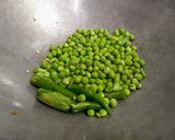 A picture of step 1 of Green veggies chips.