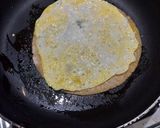 A picture of step 2 of Egg roll.