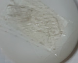 Foto del paso 4 de la receta: Tarta de queso sin horno con mermelada de fresa