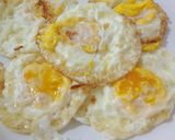 Foto langkah ke 2 dari resep Telur ceplok kecap.