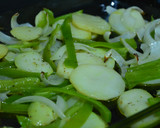 Foto del paso 3 de la receta: Gallos al horno con verduras