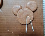 Foto del paso 6 de la receta: Galletas sabor a Disney. Mickey y Minnie sin cortante