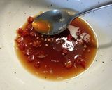 Foto langkah ke 1 dari resep Salad telor pedas praktis.