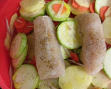Foto del paso 5 de la receta: Lomos de merluza con verduras al vapor