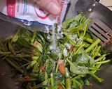 Foto langkah ke 3 dari resep Tumis Kangkung Sambal Terasi.