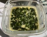Foto langkah ke 2 dari resep MPASI 8m+ tumgi steamed egg with spinach.
