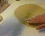 Foto del paso 6 de la receta: Tarta pascualina de pollo masa casera